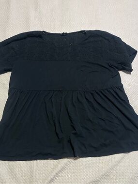 Women’s plus size 2 torrid Black Eyelet Yoke Babydoll Top